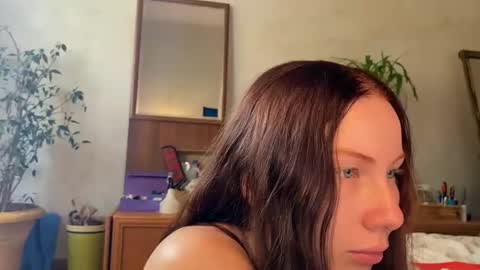 Snapshot of misszlataa chatting on 10.09.25 Zlata online show from 10.09.25