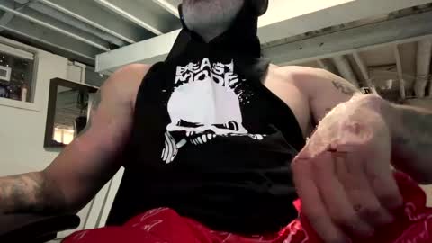 AJ online show from 03.05.25