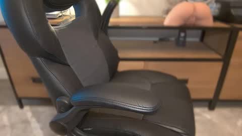 MISTER DILF  online show from 10.02.25