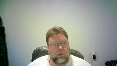 Snapshot of mister_happy567 chatting on 11.04.25 Mr. Happy online show from 11.04.25