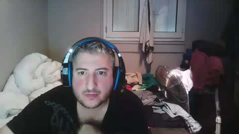 Snapshot of misterbelled chatting on 10.18.25 misterbelled online show from 10.18.25