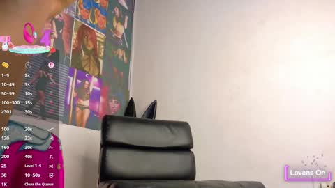Snapshot of mistileav chatting on 05.12.26 online show from 05.12.26