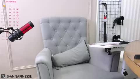 Her Infernal Majesty online show from 03.04.25