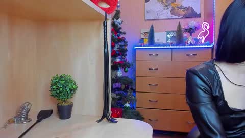 Mistress Kristi online show from 12.24.24
