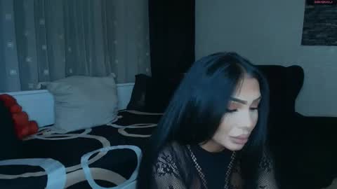 Snapshot of mistress_meryem chatting on 06.17.26 mistress_meryem online show from 06.17.26