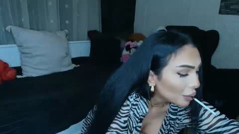 Snapshot of mistress_meryem chatting on 07.13.26 mistress_meryem online show from 07.13.26