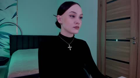 Snapshot of mistress_mialibra chatting on 10.05.25 Mistress Mia online show from 10.05.25