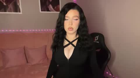 Snapshot of mistress_of_hearts chatting on 10.10.25 Mia online show from 10.10.25