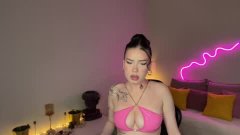 Mia online show from 05.24.26