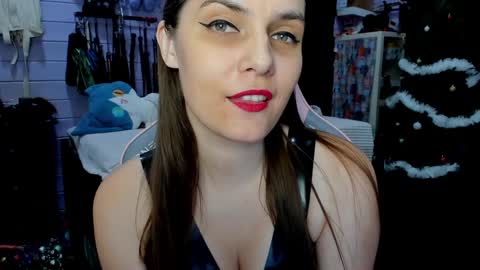 Snapshot of mistress_priest chatting on 12.28.24 Dirty Priest and Ivi online show from 12.28.24