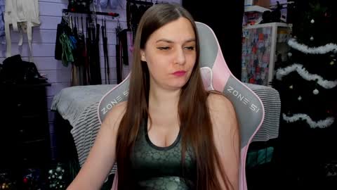 Snapshot of mistress_priest chatting on 01.11.25 Dirty Priest and Ivi online show from 01.11.25