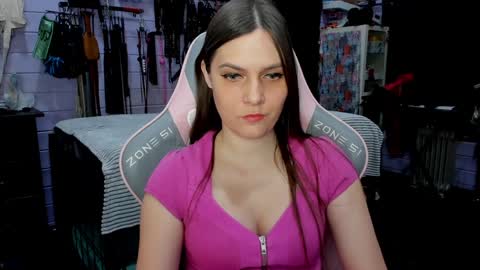 Snapshot of mistress_priest chatting on 01.18.25 Dirty Priest and Ivi online show from 01.18.25