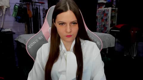 Snapshot of mistress_priest chatting on 01.20.25 Dirty Priest and Ivi online show from 01.20.25