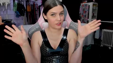 Snapshot of mistress_priest chatting on 02.14.25 Dirty Priest and Ivi online show from 02.14.25