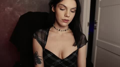 Miss Rochelle online show from 02.15.25