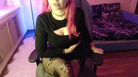 Miss Bailey online show from 12.06.24