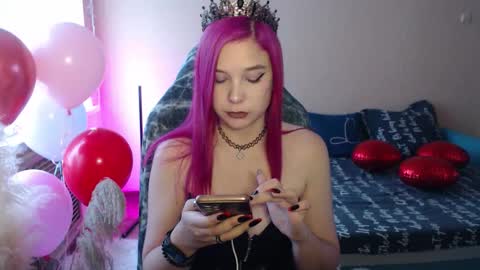 Miss Bailey online show from 11.21.25