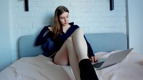 Snapshot of mistresselizy chatting on 12.18.24 mistresselizy online show from 12.18.24