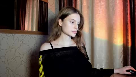 Snapshot of mistresselizy chatting on 03.01.25 mistresselizy online show from 03.01.25