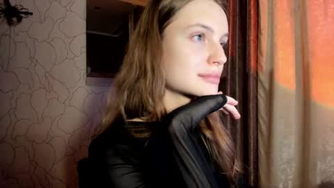 Snapshot of mistresselizy chatting on 03.02.25 mistresselizy online show from 03.02.25