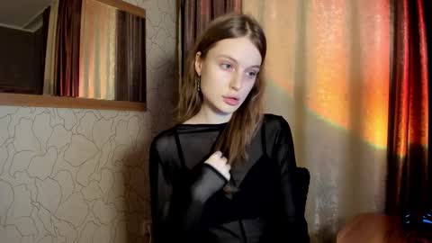 Snapshot of mistresselizy chatting on 03.07.25 mistresselizy online show from 03.07.25