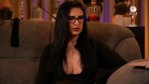 Snapshot of mistresskellykent chatting on 10.30.25 Mistress Kelly online show from 10.30.25