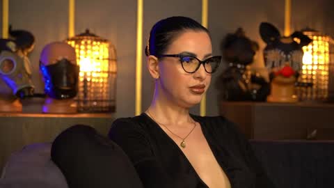 Snapshot of mistresskellykent chatting on 05.18.26 Mistress Kelly online show from 05.18.26