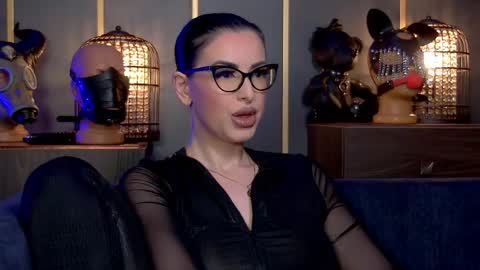 Snapshot of mistresskellykent chatting on 05.23.26 Mistress Kelly online show from 05.23.26