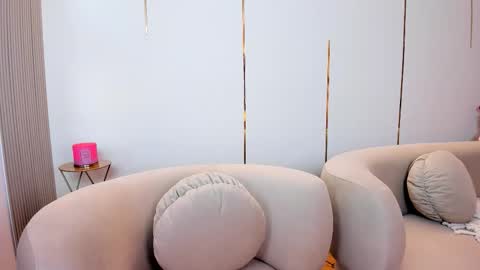 Snapshot of mistresskennya chatting on 10.30.25 mistresskennya online show from 10.30.25