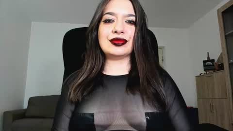Snapshot of mistressmichelle5 chatting on 07.06.26 YourGoddessM online show from 07.06.26