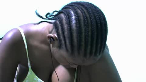 Snapshot of misty_shee chatting on 02.05.25 misty_shee online show from 02.05.25