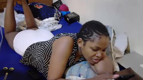 Snapshot of misty_shee chatting on 09.29.25 misty_shee online show from 09.29.25