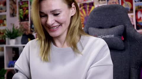 Snapshot of mistybarnes chatting on 12.08.24 MistyBarnes NONUDE MODEL online show from 12.08.24