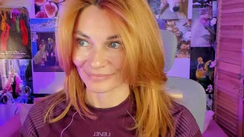 Snapshot of mistybarnes chatting on 12.18.24 MistyBarnes NONUDE MODEL online show from 12.18.24