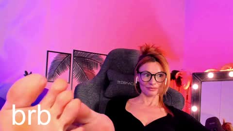 Snapshot of mistybarnes chatting on 01.05.25 MistyBarnes NONUDE MODEL online show from 01.05.25
