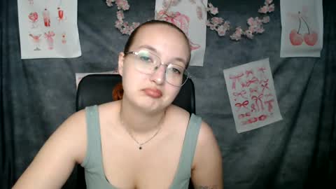 Snapshot of mistyrosee chatting on 06.15.26 Aria online show from 06.15.26