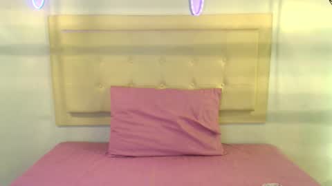 Snapshot of mitchell_diaz chatting on 10.19.25 Mitchell online show from 10.19.25