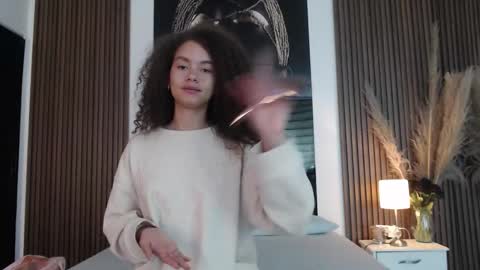 Mtica Brennet online show from 11.19.25