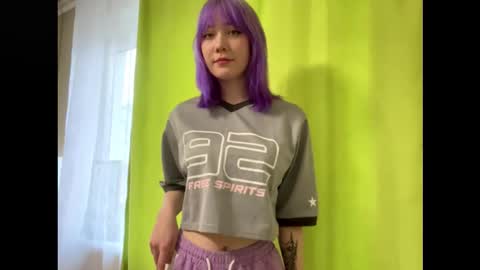 Snapshot of mitsuri_kim chatting on 10.17.25 Mila online show from 10.17.25