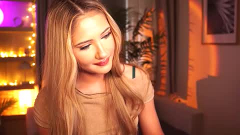 Miu Meow online show from 10.10.25