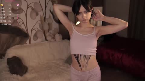 Snapshot of miuri_miy chatting on 10.09.25 Yuka online show from 10.09.25