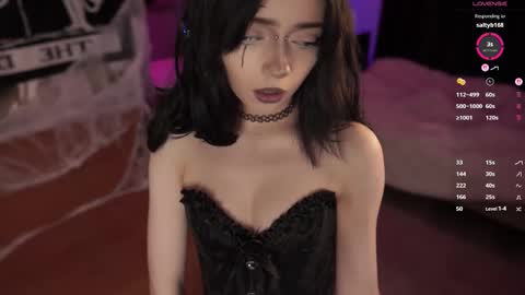 Snapshot of miuri_miy chatting on 10.25.25 Yuka online show from 10.25.25