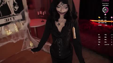 Snapshot of miuri_miy chatting on 10.29.25 Yuka online show from 10.29.25