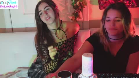 Snapshot of mj_vodkagirls chatting on 12.02.24 Hera Tethra Bathtub stream 20k followers Ask about our custom videos3 online show from 12.02.24