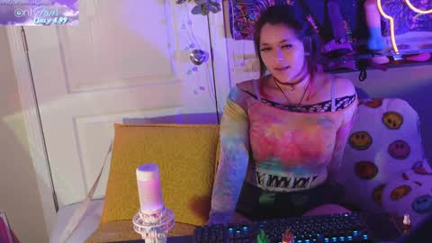 Snapshot of mj_vodkagirls chatting on 01.09.25 Hera Tethra Bathtub stream 20k followers Ask about our custom videos3 online show from 01.09.25