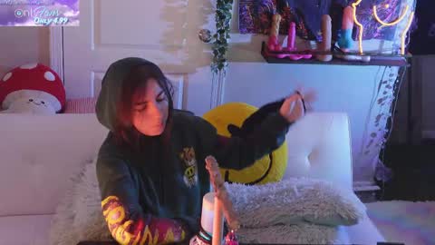 Snapshot of mj_vodkagirls chatting on 02.24.25 Hera Tethra Bathtub stream 20k followers Ask about our custom videos3 online show from 02.24.25