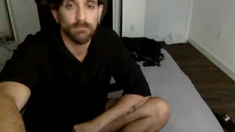 Snapshot of mkmarkets chatting on 11.16.25 Hrny Lat .. online show from 11.16.25