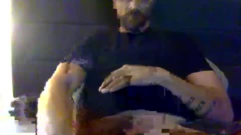 Snapshot of mkmarkets chatting on 12.05.25 Hrny Lat .. online show from 12.05.25