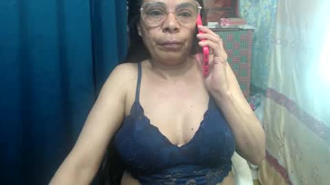 Snapshot of mmaturemessy chatting on 10.09.25 kelly online show from 10.09.25