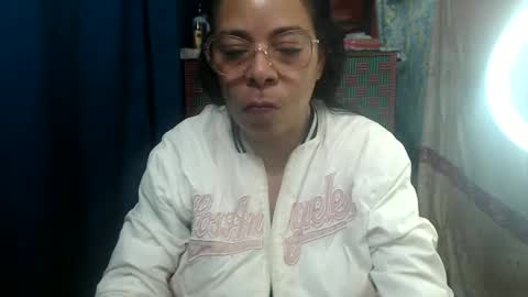 Snapshot of mmaturemessy chatting on 10.11.25 kelly online show from 10.11.25